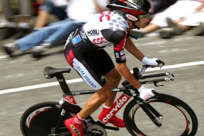 九游在线入口 -莱万多夫斯基在IG比赛中高光表现，回归赛场引发热议！