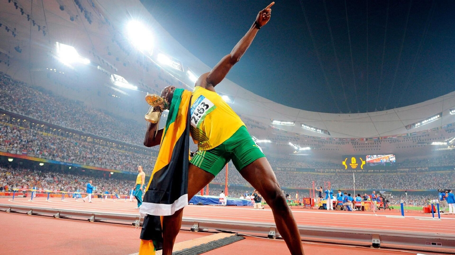 库里赛后谦逊发言登热搜，罗马鏖战切尔西引发热议