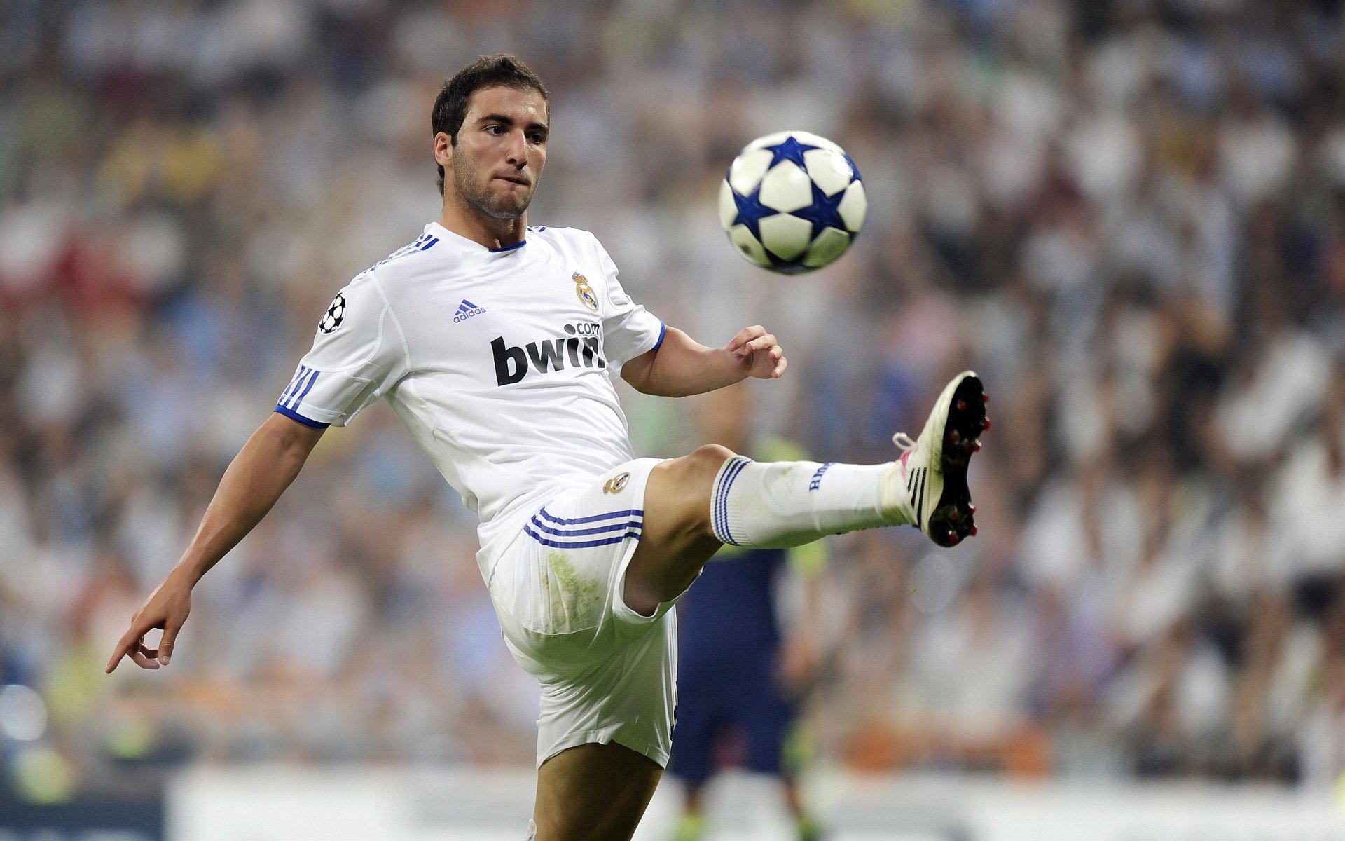 Ming回归赛场,高光表现首场状态亮眼,G2观众沸腾!